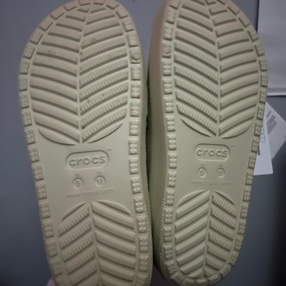 Crocs - Picture 3 of 4